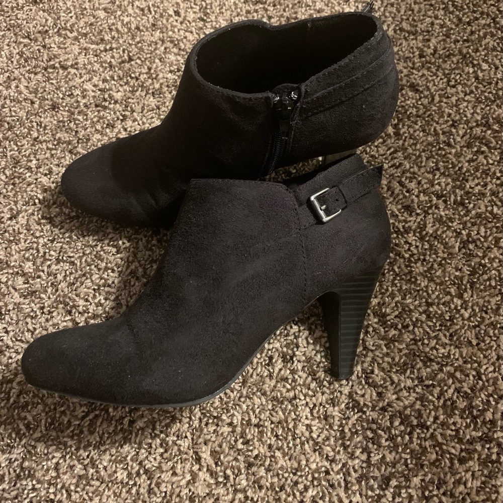 Women’s heel boots